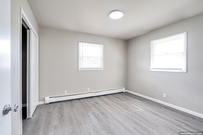 Building Photo - 1214 Mt Vernon St