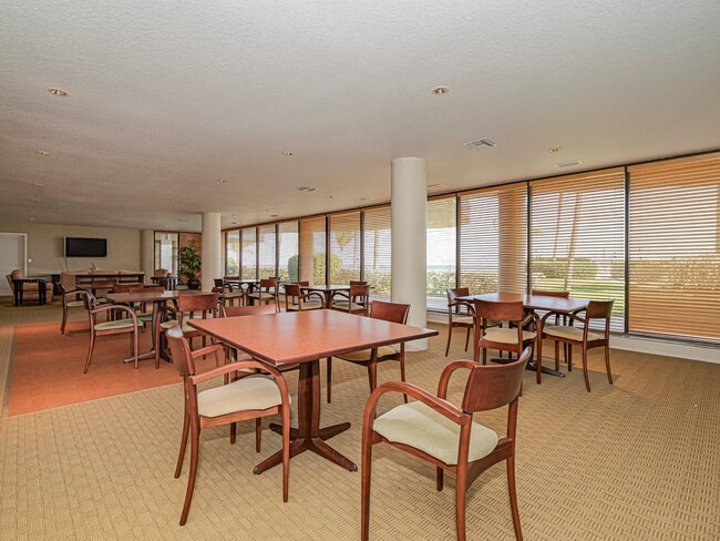 Building Photo - 4600 Jimmy Buffett Mem Hwy