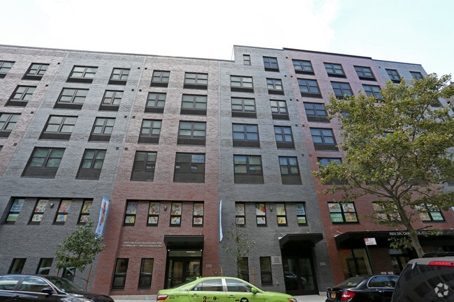 Building Photo - 260 W 153rd St