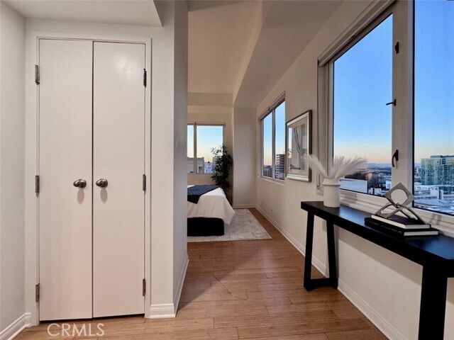 Building Photo - 525 E Seaside Way