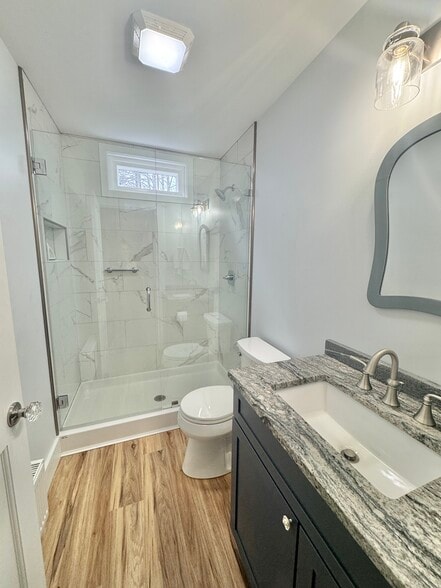 Building Photo - 49 Fort Point Cove Rd