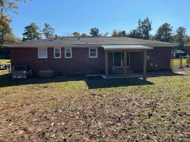 Backyard - 519 Beaulah Ave