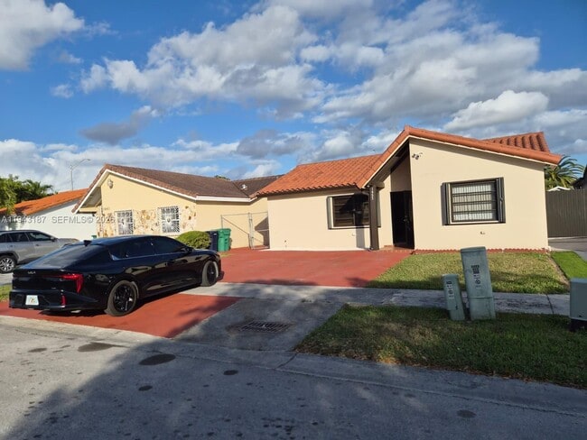 Building Photo - 1453 SW 137th Pl