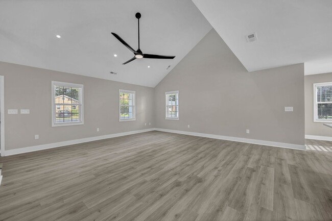 Building Photo - 101 Sixth St N