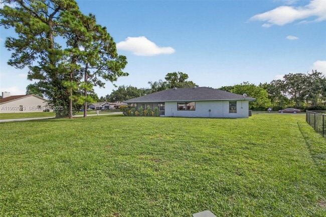 Building Photo - 100 Miramar Ave