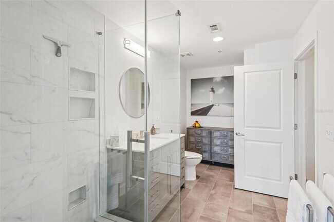 Building Photo - 777 N Ashley Dr