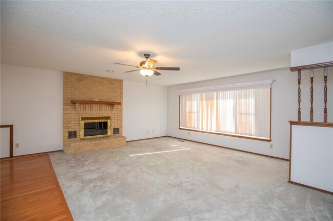 Building Photo - 12 Deddington Dr