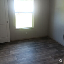 Building Photo - 1650 Mandy Dr