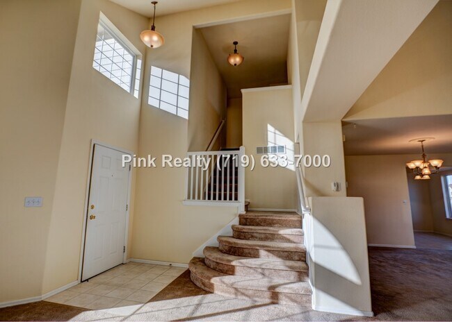 Building Photo - 985 Ridgebury Pl