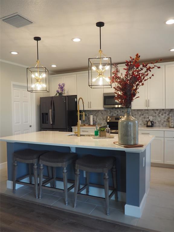 Building Photo - 216 Denali St