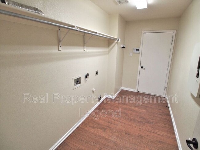Building Photo - 3814 Juniper Hills Dr