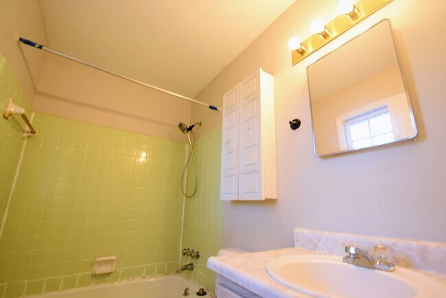 Building Photo - 5325 Trampas Ct