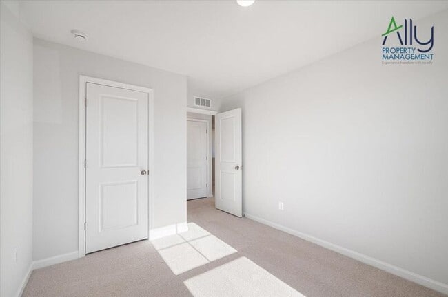 Building Photo - 54 Sophie Kathryn Dr