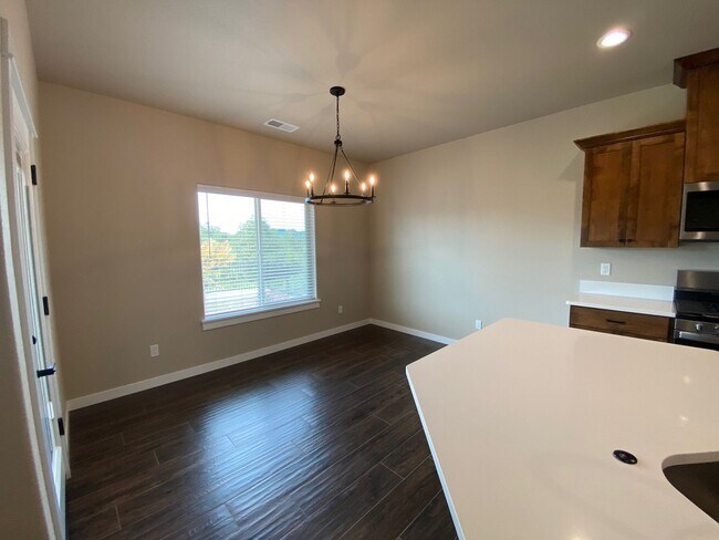 Building Photo - ~Beautiful Brand New Home in Sutherlin~