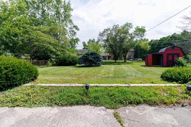 Building Photo - 923 Hattie Dr