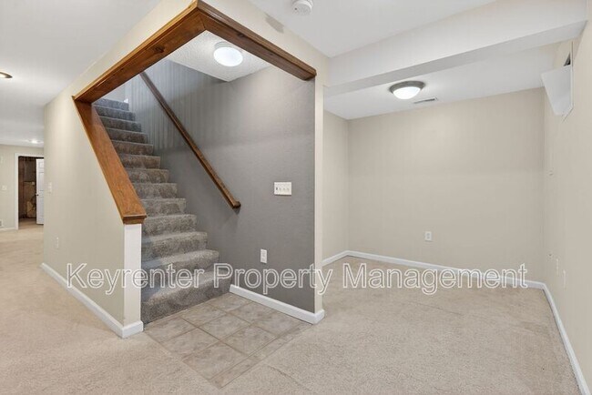 Building Photo - 1233 Grand Canyon Dr