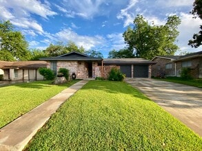Building Photo - Colonies North Home with 3 BD | 2 BA Available JULY 2026!!