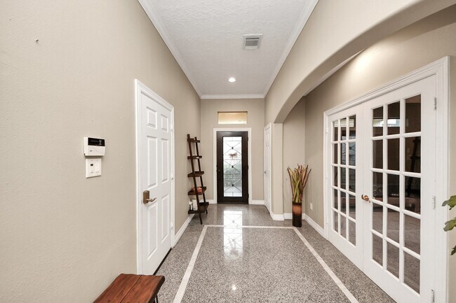 Building Photo - 2416 Bevis St