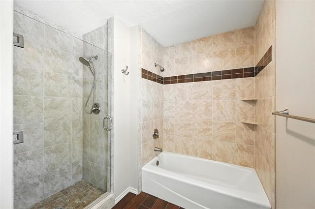 Building Photo - 4213 Village Green Dr