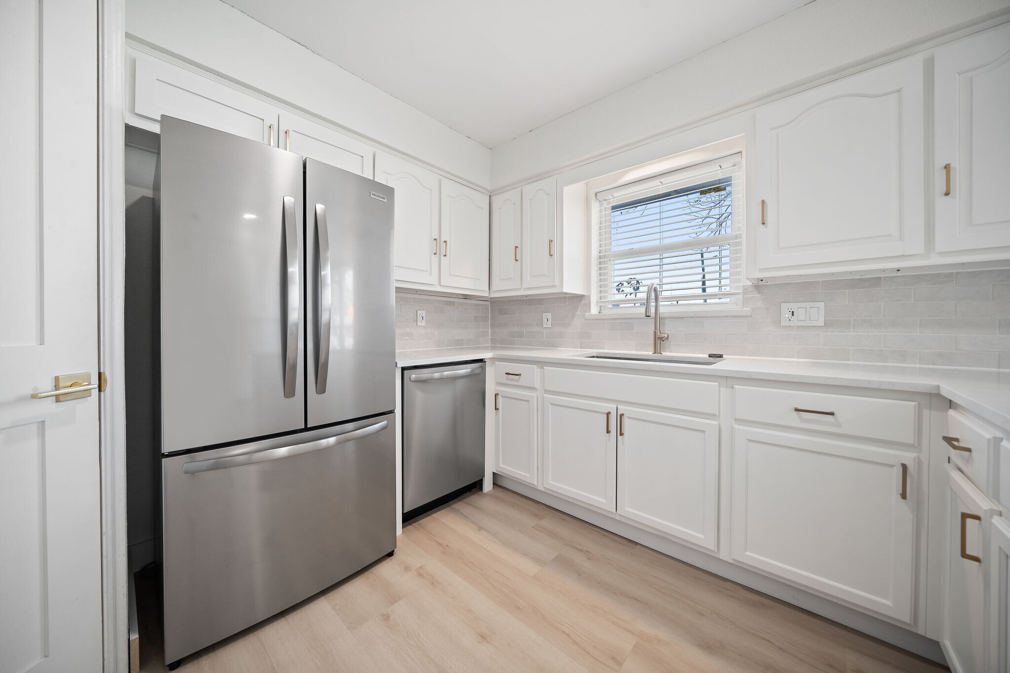 Building Photo - 9980 Brockbank Dr