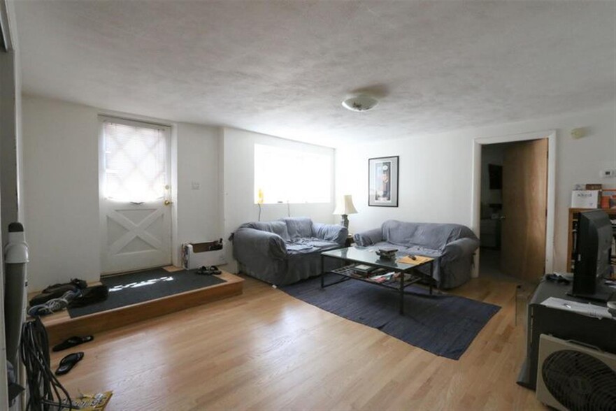 Primary Photo - 65 Cedar St