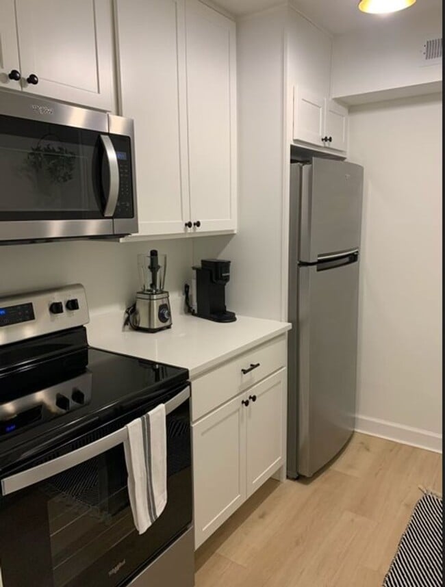 Building Photo - 4 Grand Hall