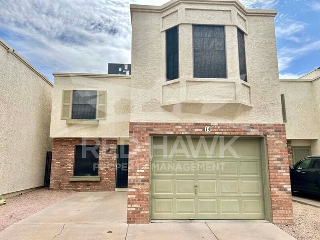 Building Photo - 820 W University Dr