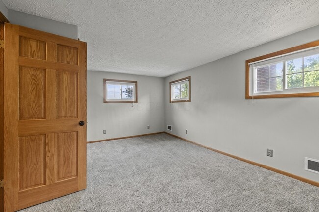 Building Photo - 7711 Hayden Run Rd