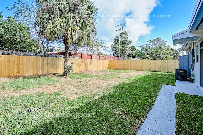 Building Photo - 835 44th St