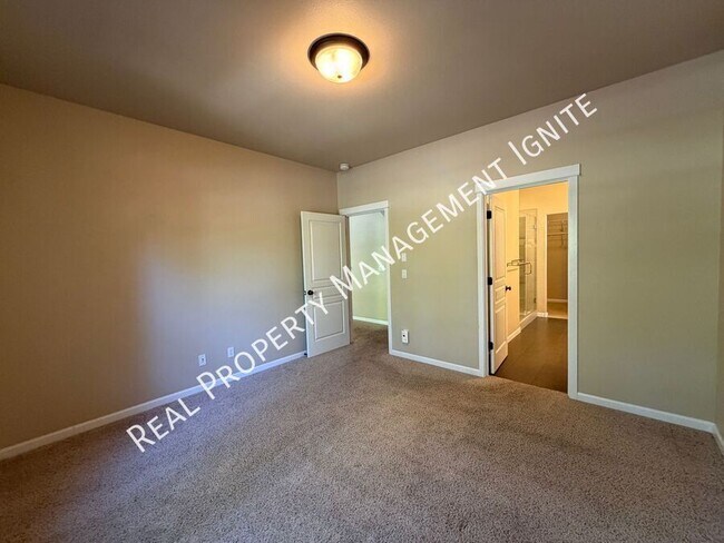 Building Photo - 2447 NW Shields Dr