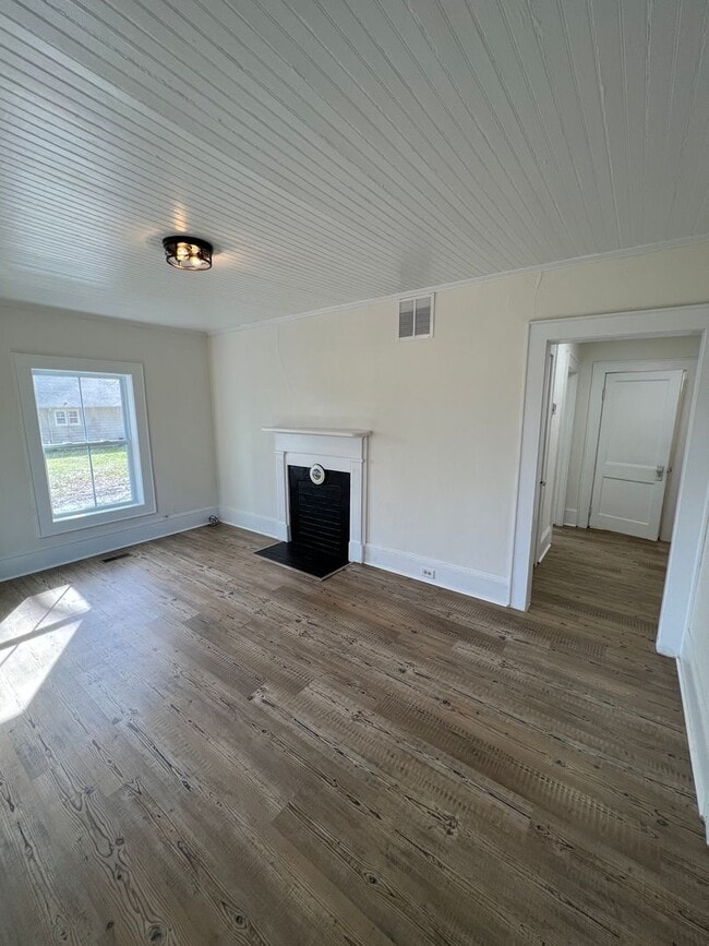 Building Photo - UPGRADED 2 Bedroom Home FOR RENT