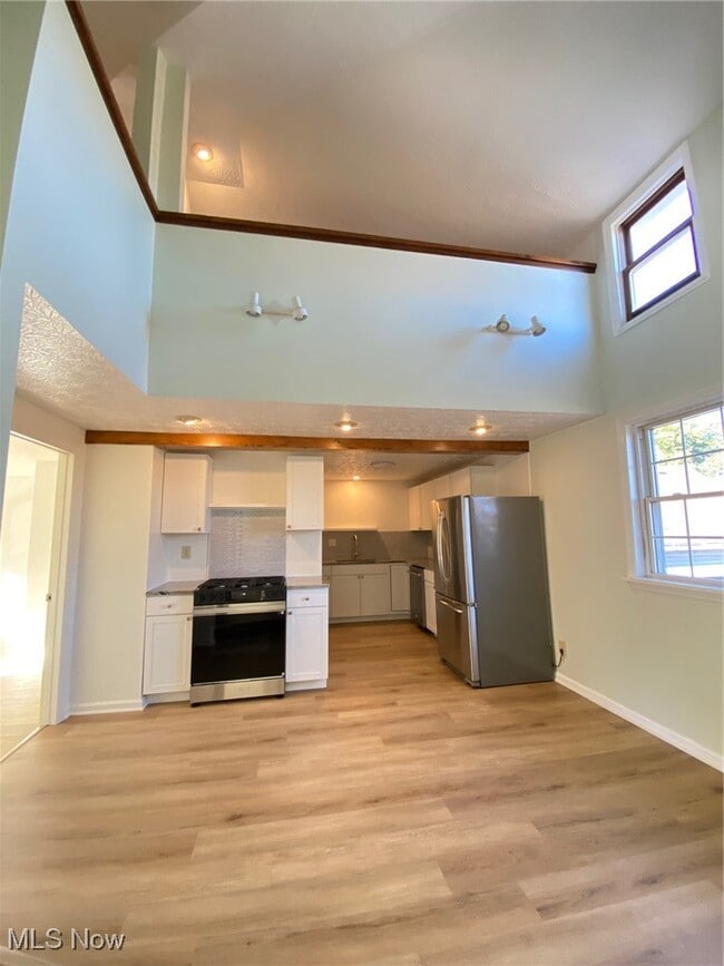 Building Photo - 4210 Clinton Ave