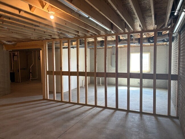 Building Photo - 14805 Willow St