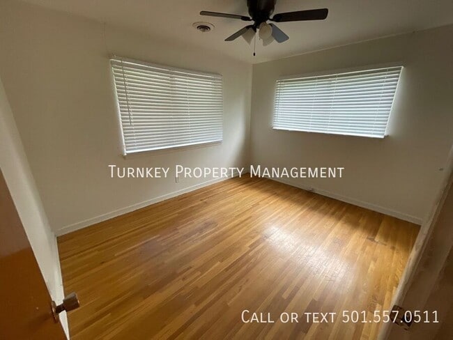 Building Photo - 1413 S Pulaski St