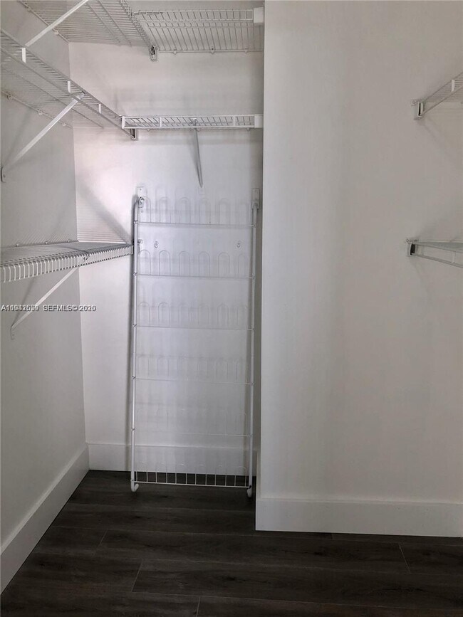 Building Photo - 230 SW 117th Terrace