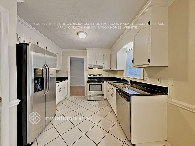 Building Photo - 815 Brightmoor Dr