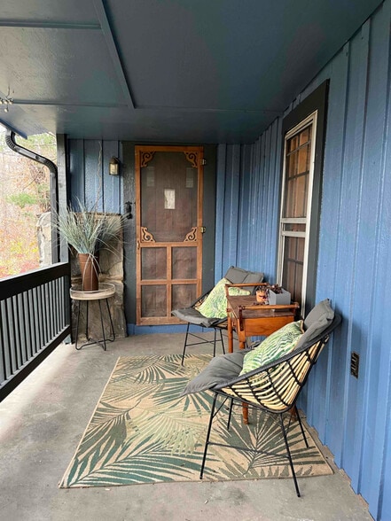 Building Photo - 12 Laurel Terrace