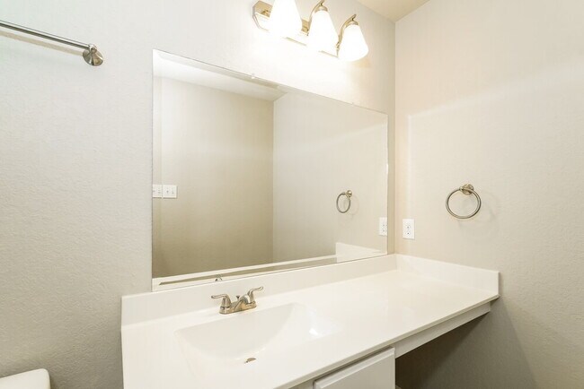 Building Photo - 4001 Legend Pond