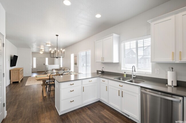 Building Photo - 6047 White Rock Rd