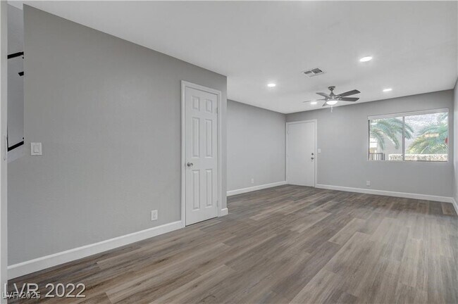 Building Photo - 1303 Darlene Way