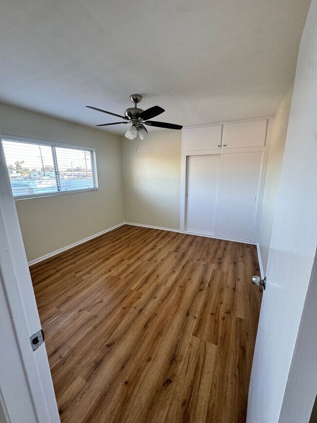 Building Photo - 1 BDRM, 1 Bath with Parking Space