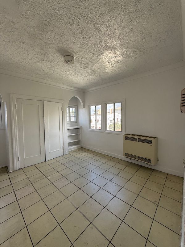 Building Photo - 116 S Mathews St