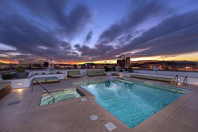 Building Photo - 150 Las Vegas Blvd N
