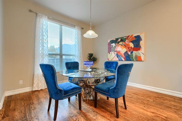 Building Photo - 949 Byron St