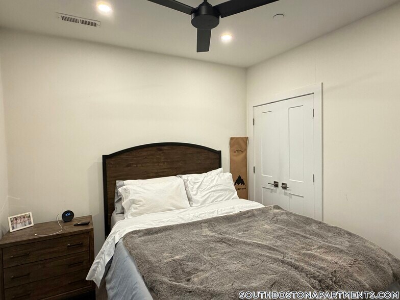 Building Photo - 9 Douglas St