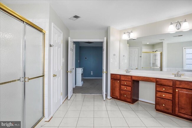 Building Photo - 319 Morlyn Dr