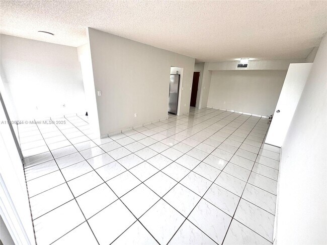 Building Photo - 5900 SW 127th Ave