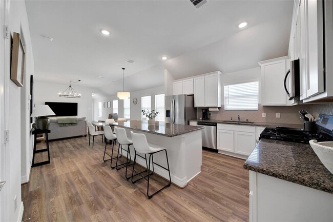 Building Photo - 40391 Bay Warbler Wy