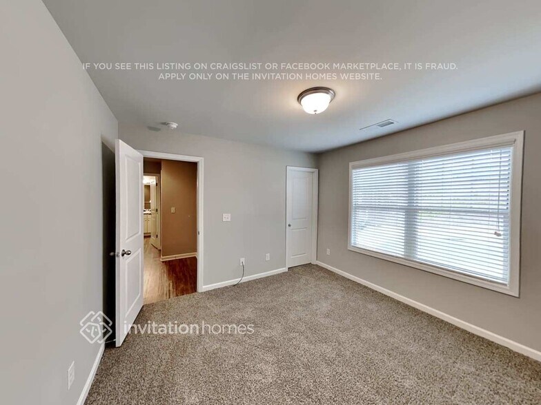 Building Photo - 45 Pine Point Ct