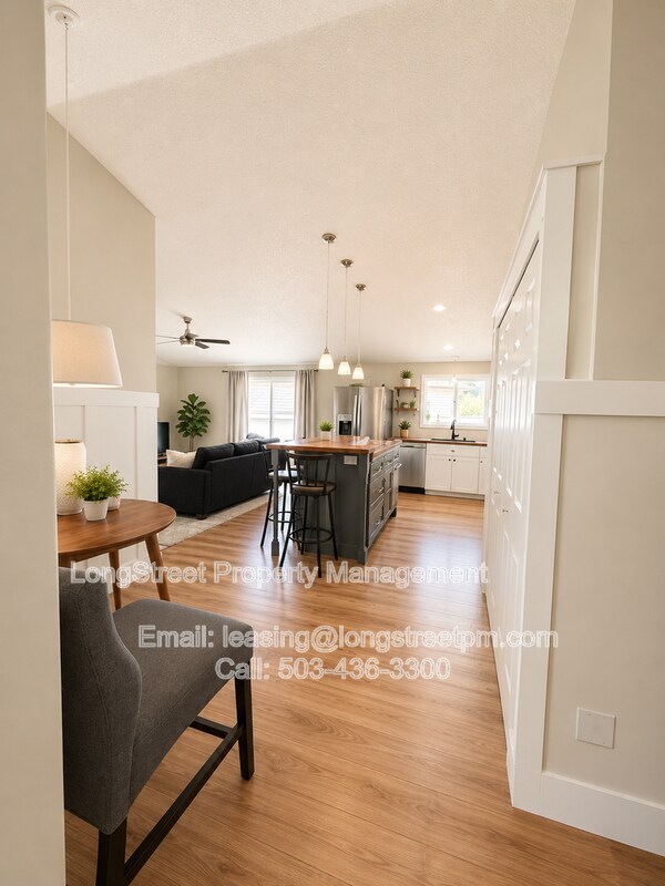 Building Photo - 3206 SE Summerfield Dr